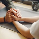 Como os homens podem construir relações mais sólidas